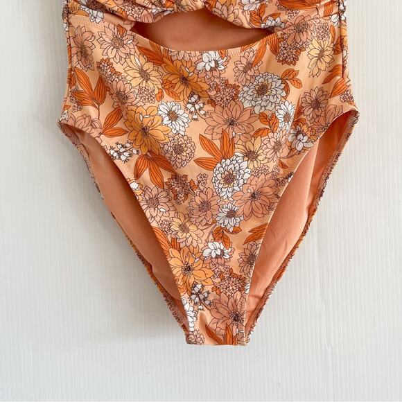 J.Crew | Knot Front One Piece Swimsuit in Zinnia Floral - Picture 4 of 7